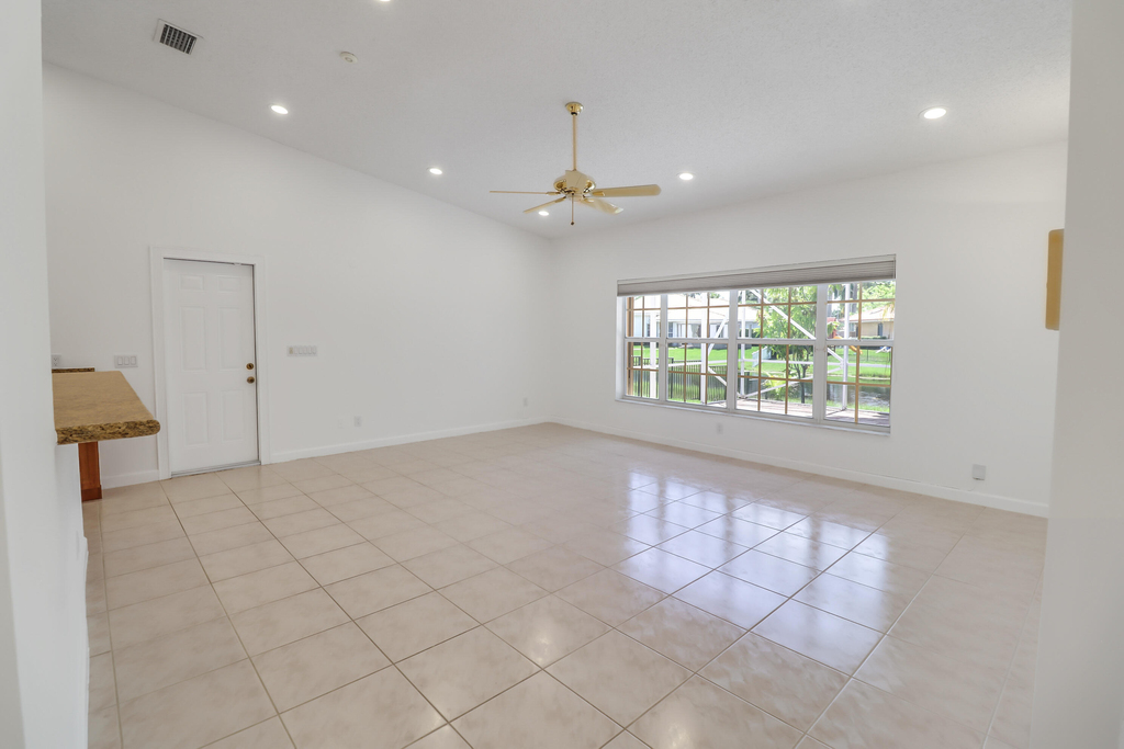 551 Nw 108th Avenue - Photo 12
