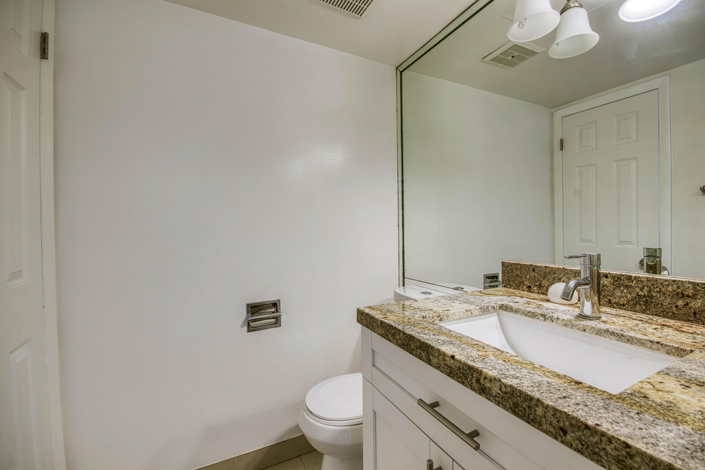 20400 W Country Club Drive - Photo 10
