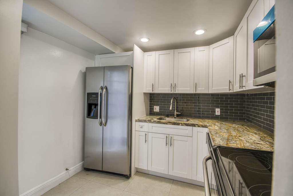 20400 W Country Club Drive - Photo 8