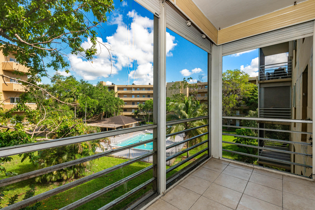 4111 Stirling Road - Photo 1