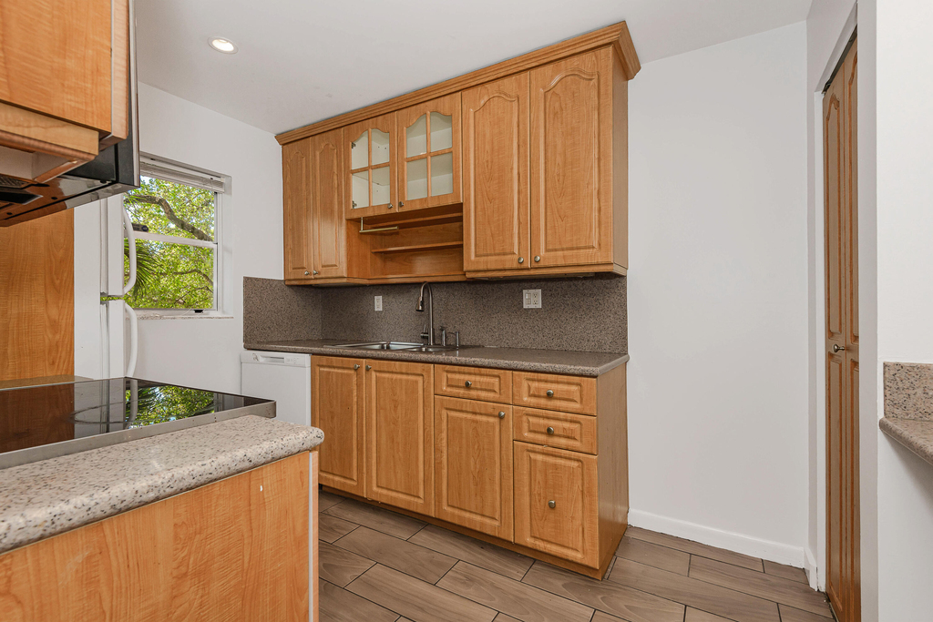 4111 Stirling Road - Photo 3