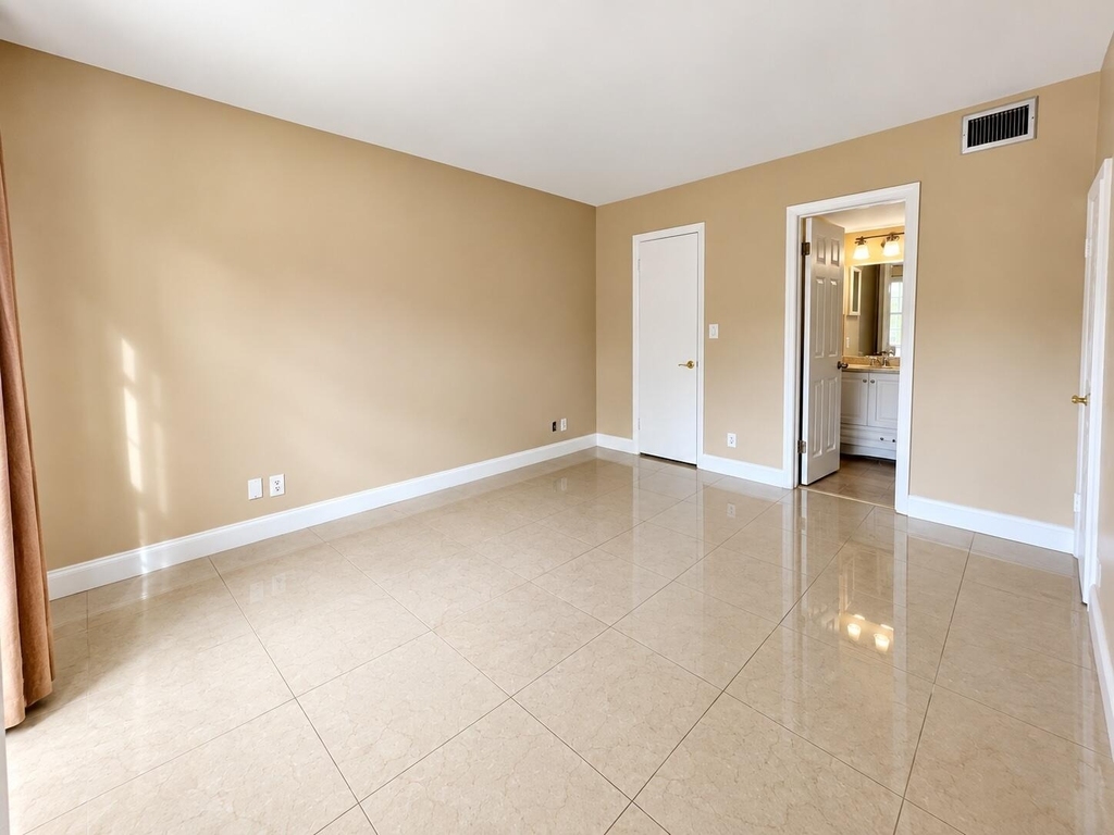 7385 W Sunrise Boulevard - Photo 9