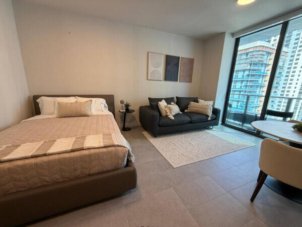 121 Ne 5th Street - Photo 0