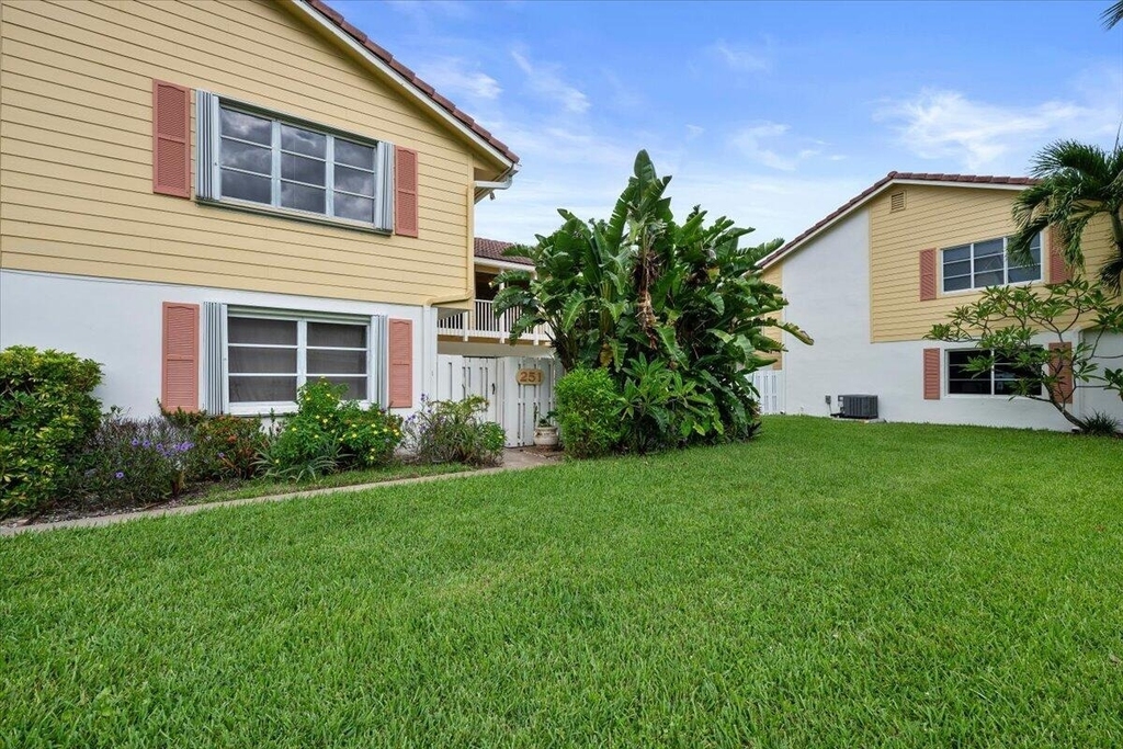 251 Seabreeze Circle - Photo 0