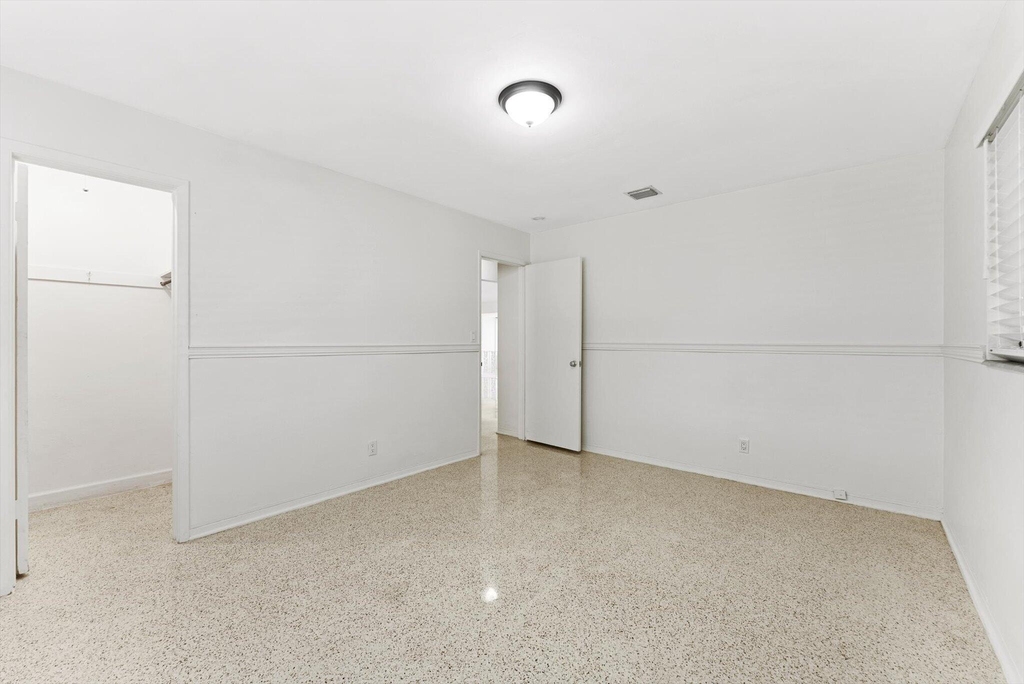 1341 Se 4th Court - Photo 18