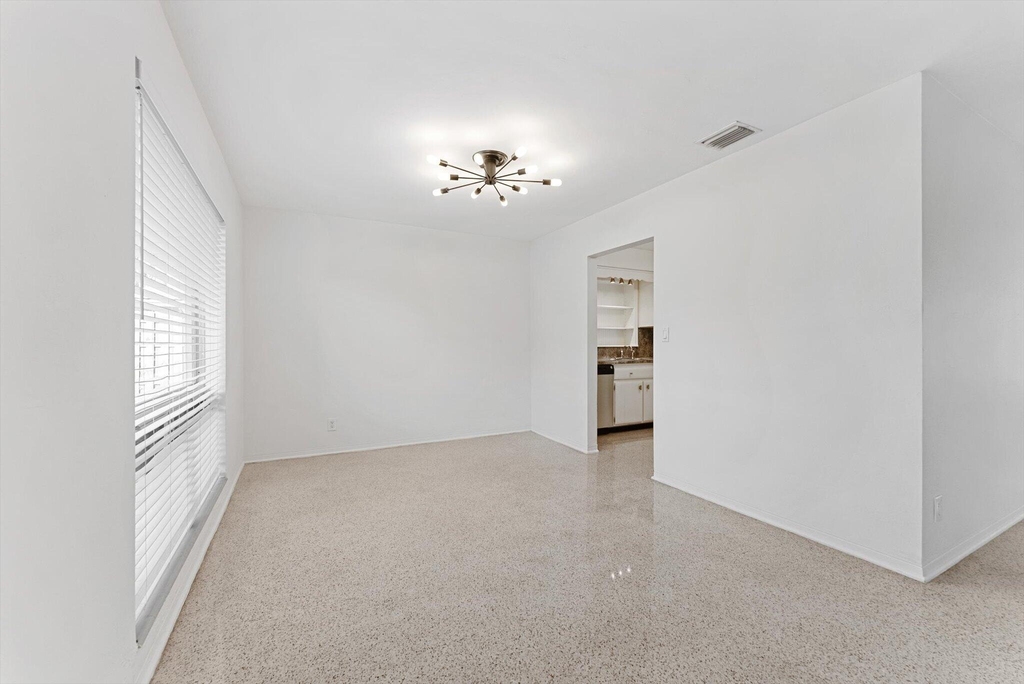1341 Se 4th Court - Photo 5