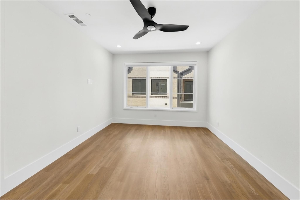 408 Rayner Avenue - Photo 8