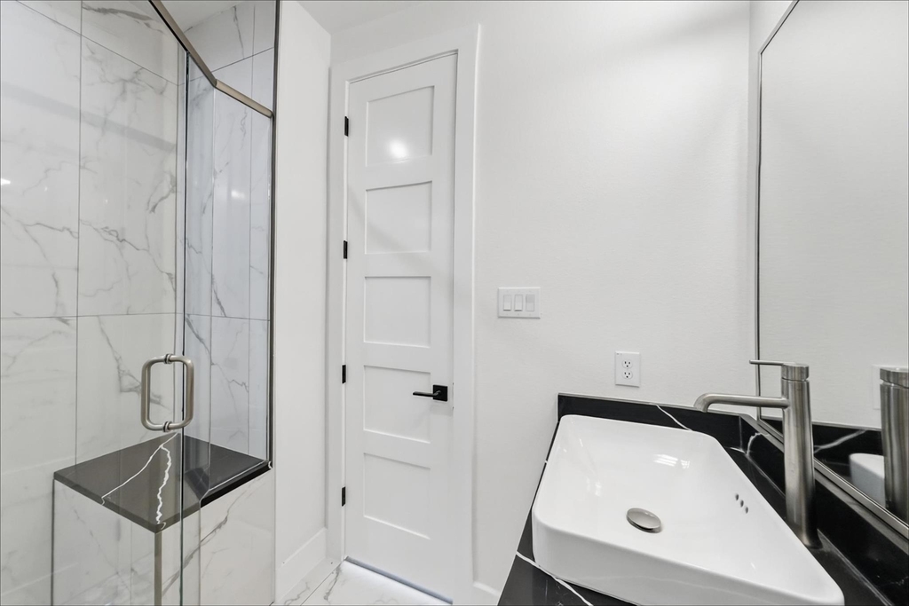 408 Rayner Avenue - Photo 16