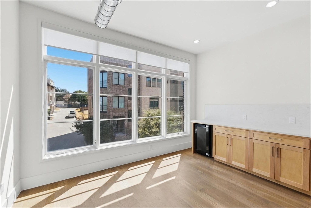 408 Rayner Avenue - Photo 6