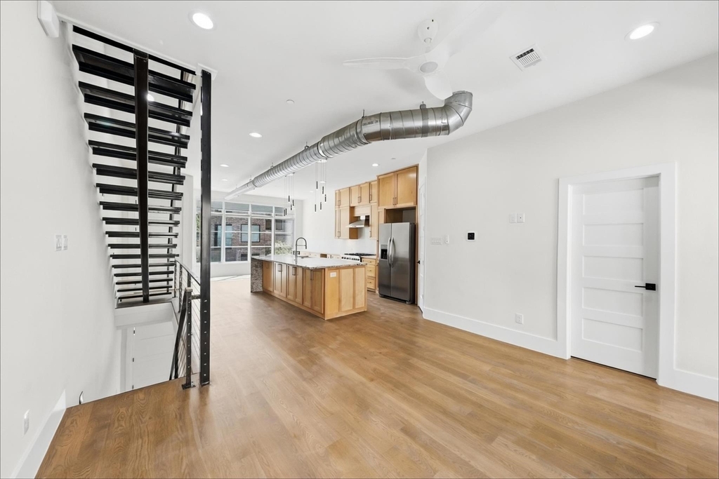 408 Rayner Avenue - Photo 2
