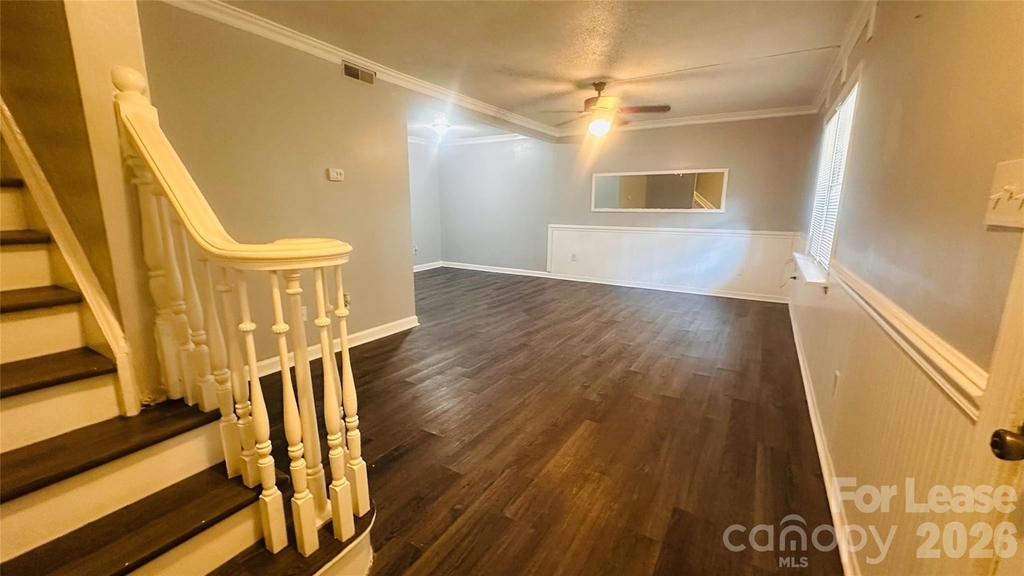 11008 Hunter Trail Lane - Photo 10