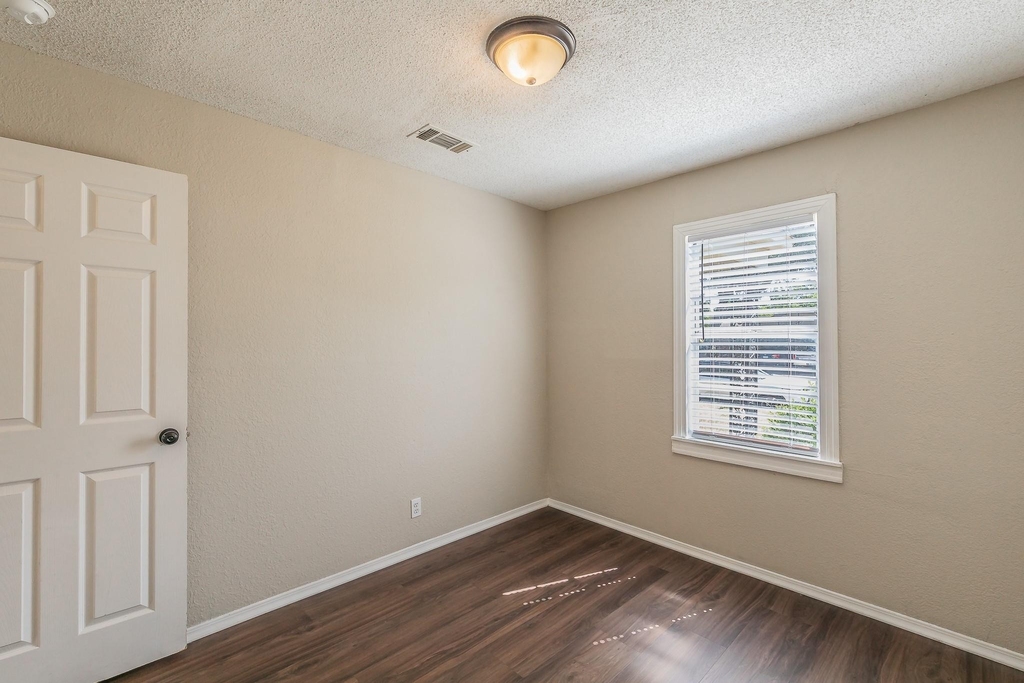 3144 Olive Place - Photo 14