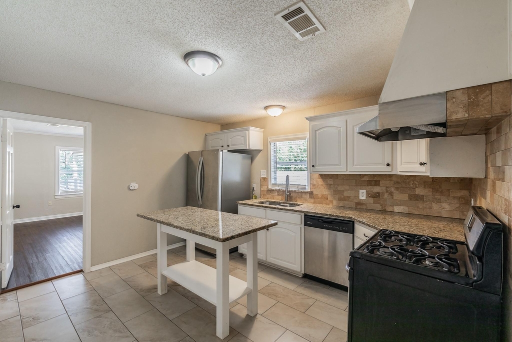 3144 Olive Place - Photo 5