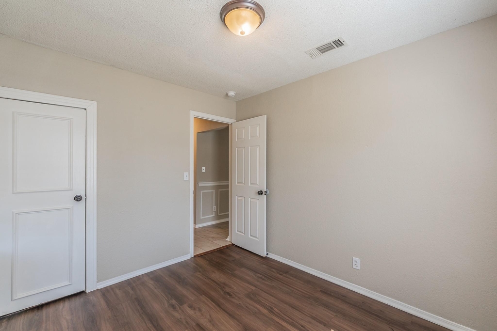 3144 Olive Place - Photo 16