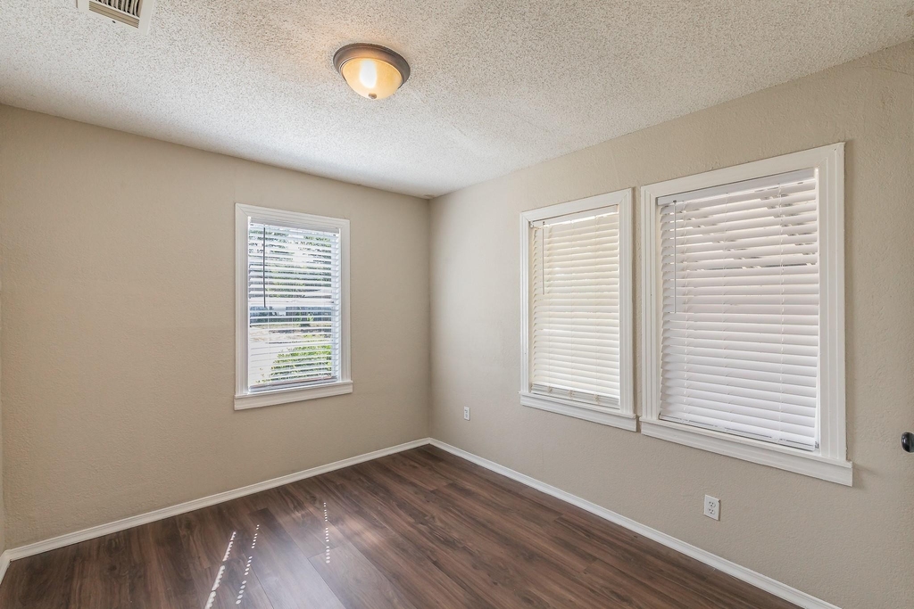 3144 Olive Place - Photo 13