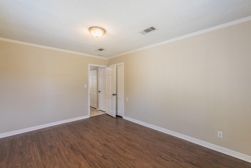 3144 Olive Place - Photo 11