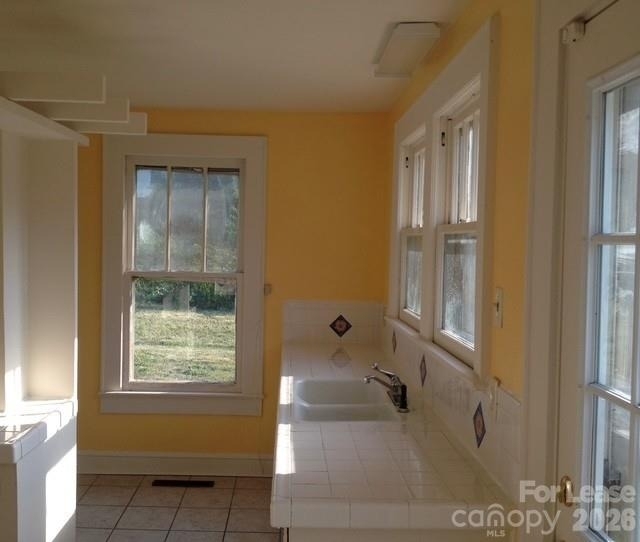 5501 Tryon Street - Photo 14