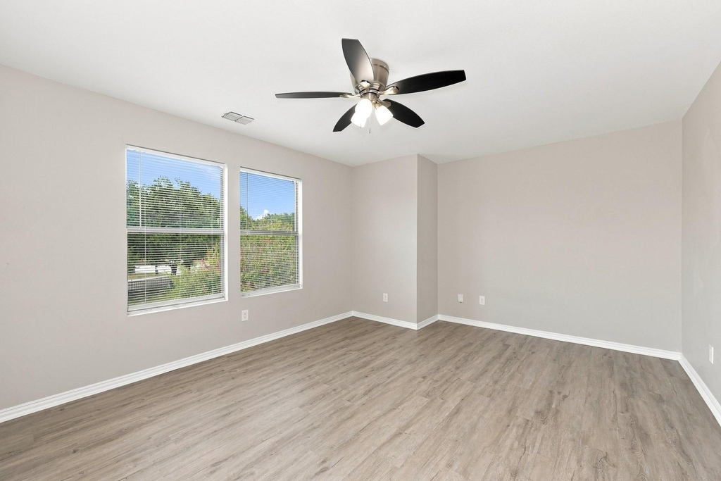 130 Creek Cove Drive - Photo 10