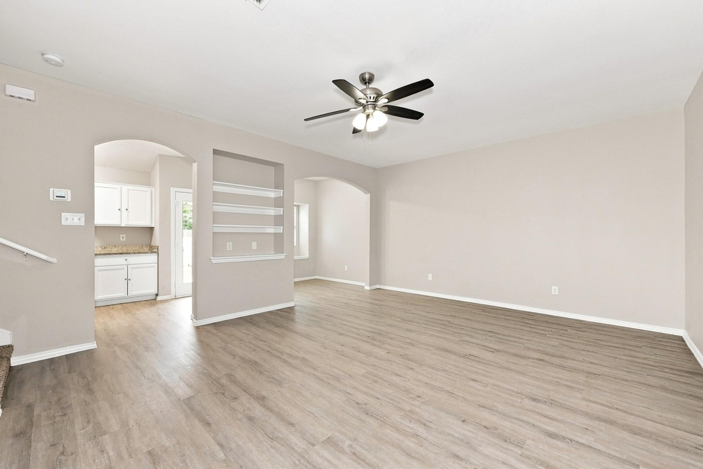 130 Creek Cove Drive - Photo 2