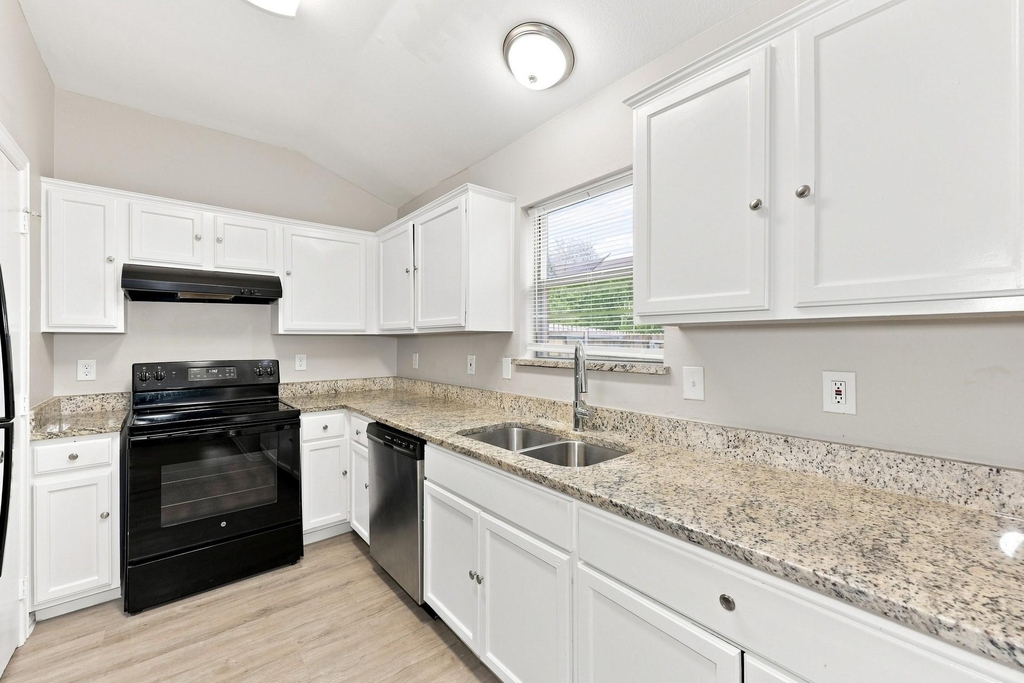 130 Creek Cove Drive - Photo 4