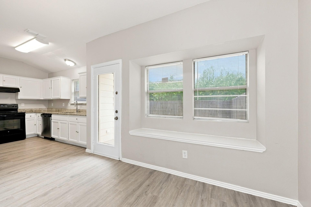 130 Creek Cove Drive - Photo 5