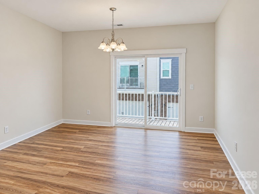 1006 Sharon Towns Drive - Photo 3