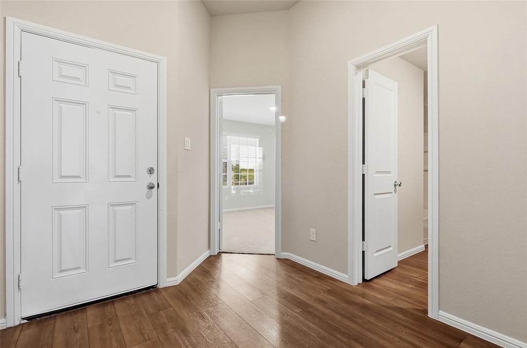 1416 Avalon Court - Photo 5