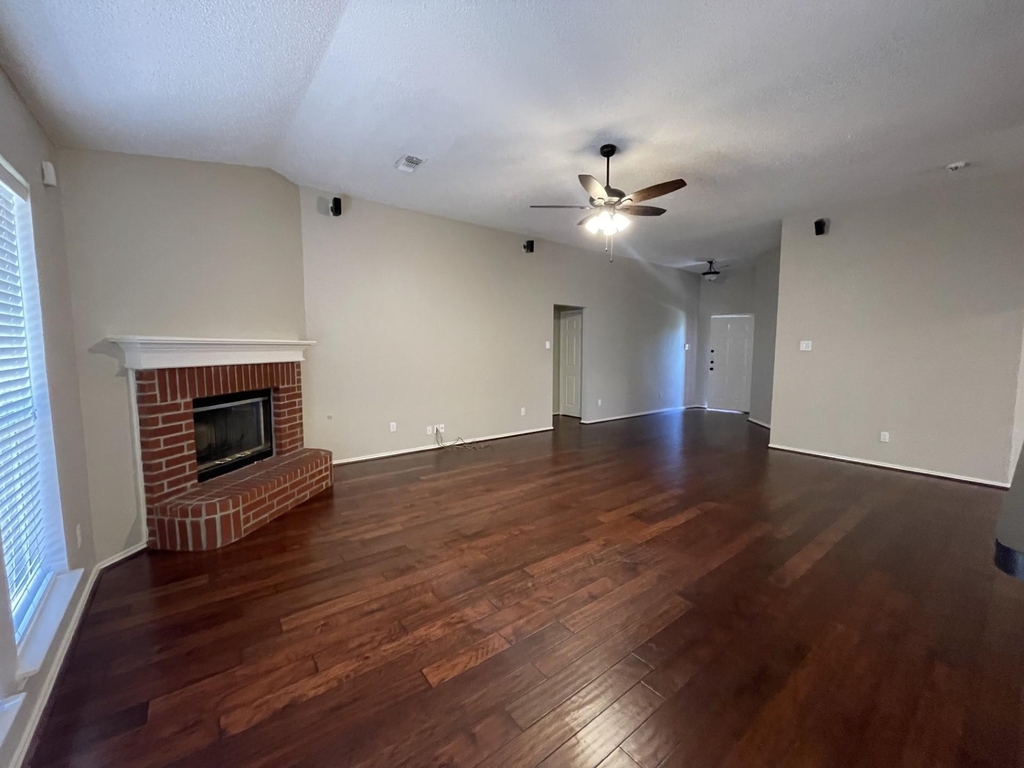 1405 High Crest Drive - Photo 2