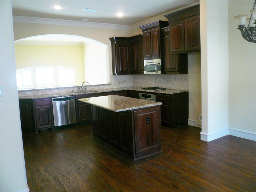 7915 Osborn Parkway - Photo 2