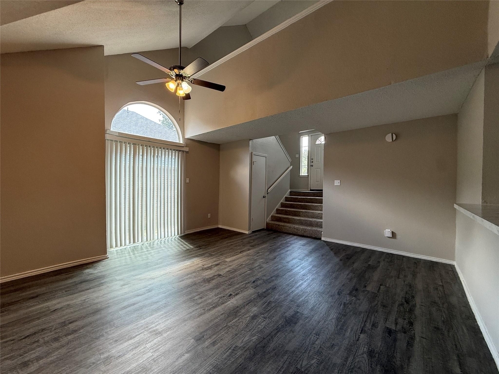 4307 Scarsdale Lane - Photo 4