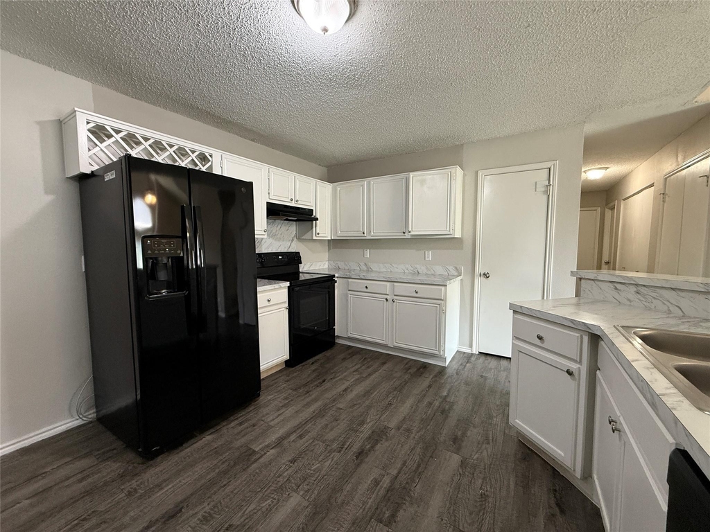 4307 Scarsdale Lane - Photo 11