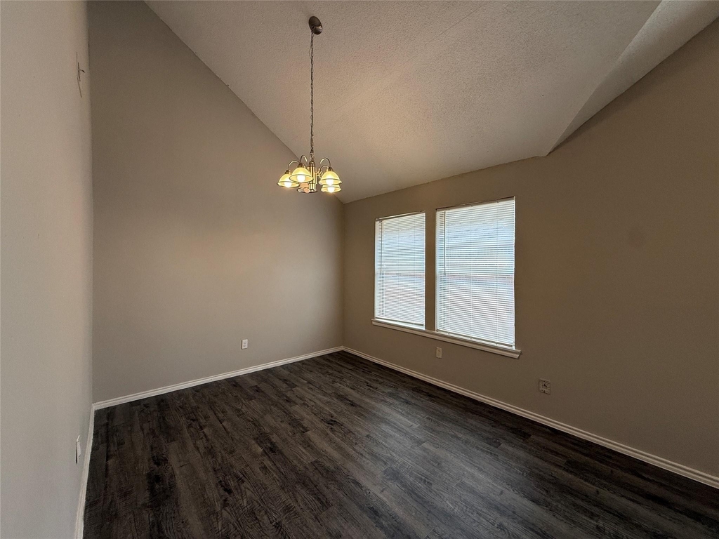 4307 Scarsdale Lane - Photo 7