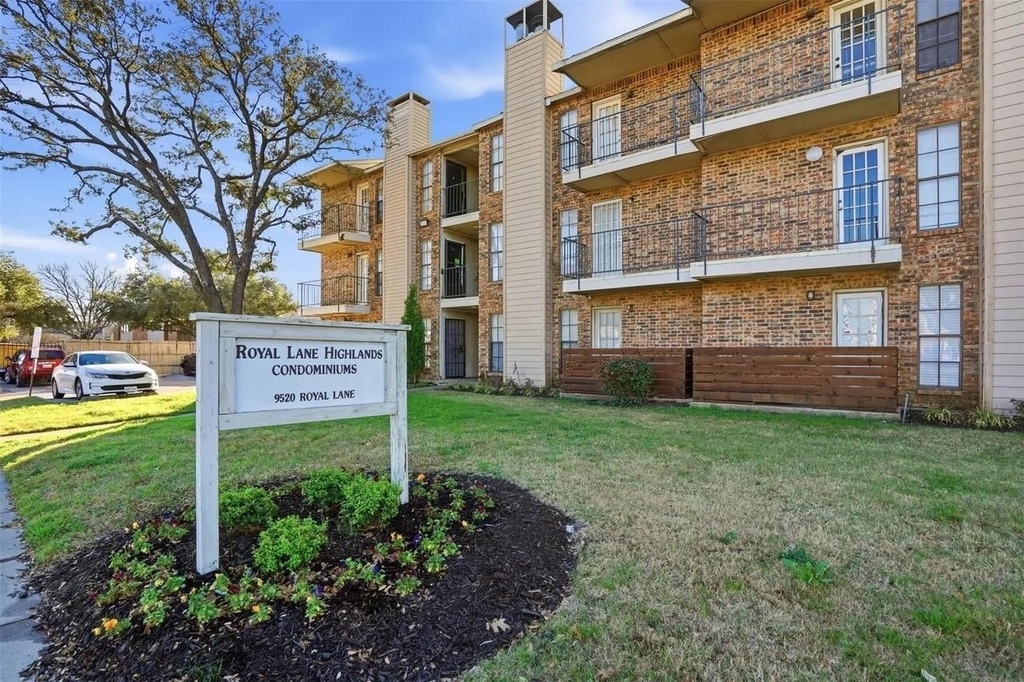 9520 Royal Lane - Photo 0