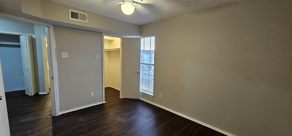 9520 Royal Lane - Photo 3