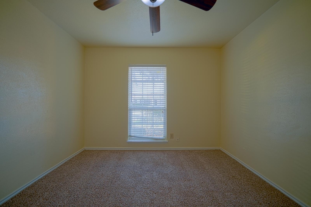 6218 Fallbrook Drive - Photo 20