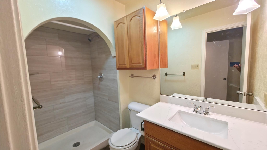 6218 Fallbrook Drive - Photo 13