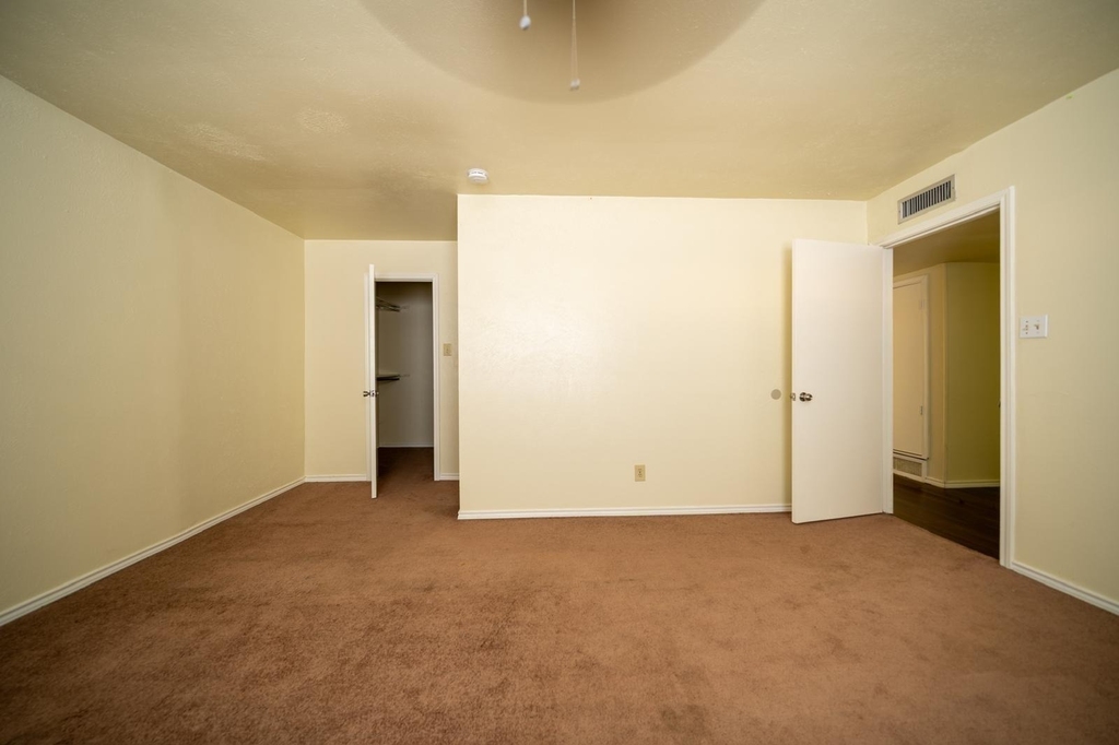 6218 Fallbrook Drive - Photo 11