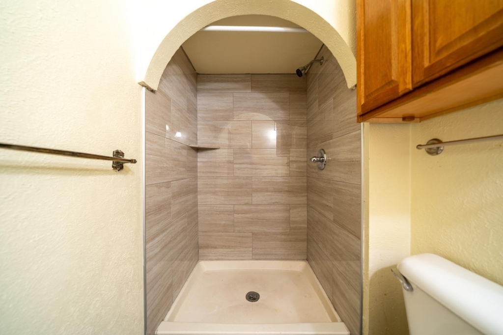 6218 Fallbrook Drive - Photo 14