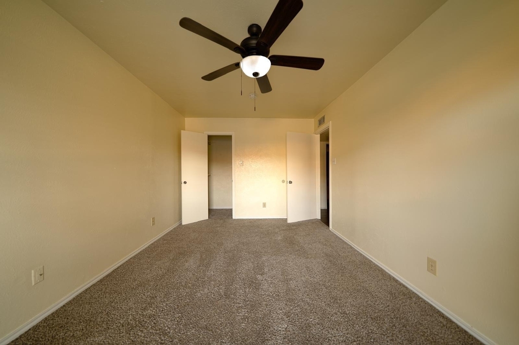 6218 Fallbrook Drive - Photo 16