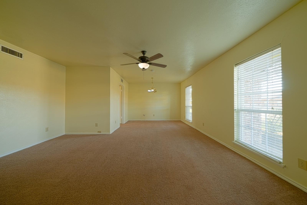 6218 Fallbrook Drive - Photo 5