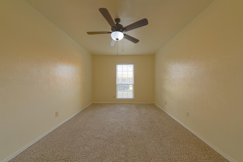 6218 Fallbrook Drive - Photo 17
