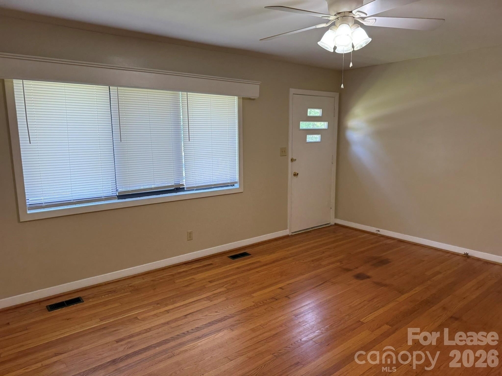 411 E K Street - Photo 2