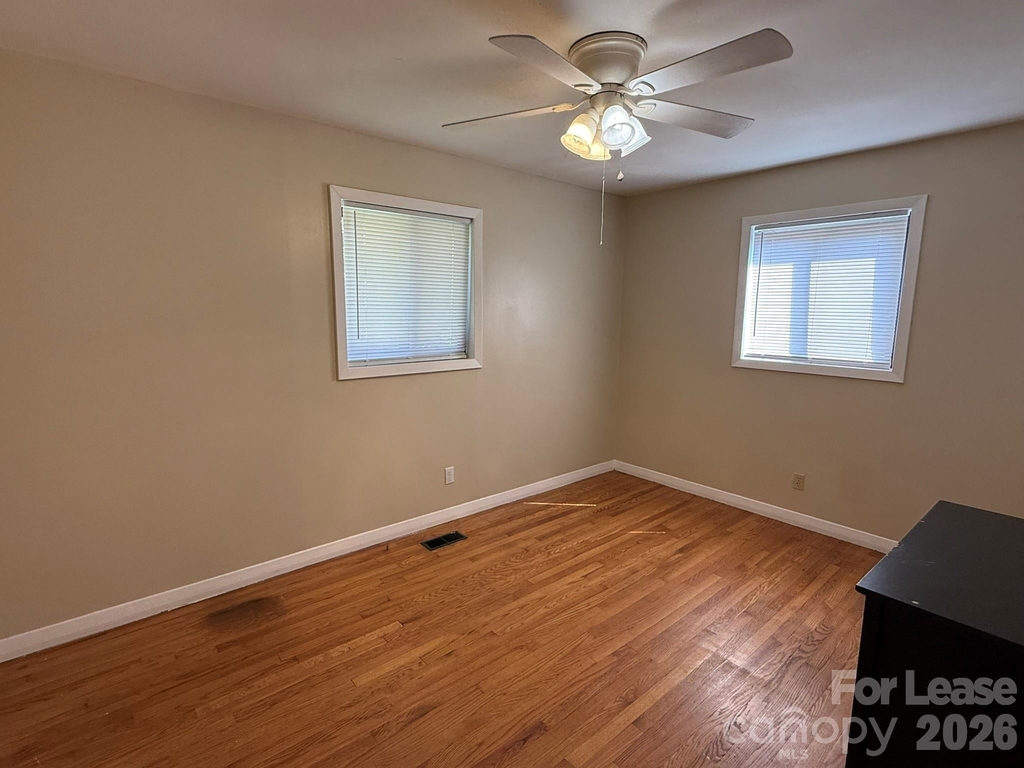 411 E K Street - Photo 5