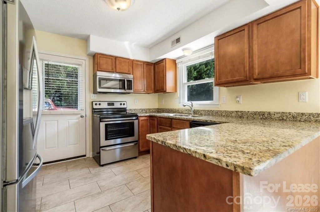 11610 Charnwood Court - Photo 5