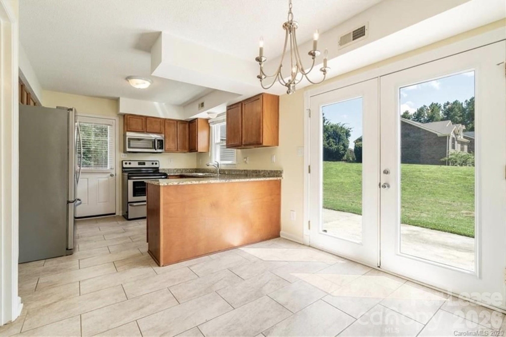 11610 Charnwood Court - Photo 7