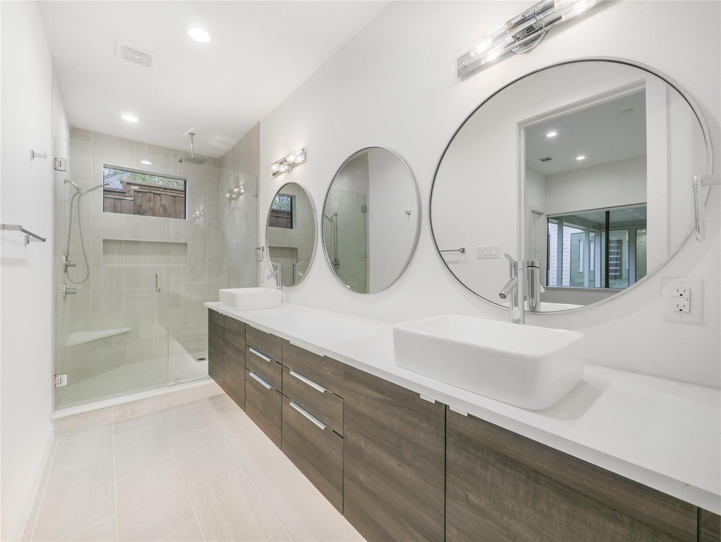 2326 Vagas Avenue - Photo 9