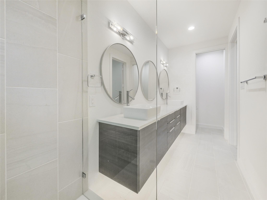 2326 Vagas Avenue - Photo 10