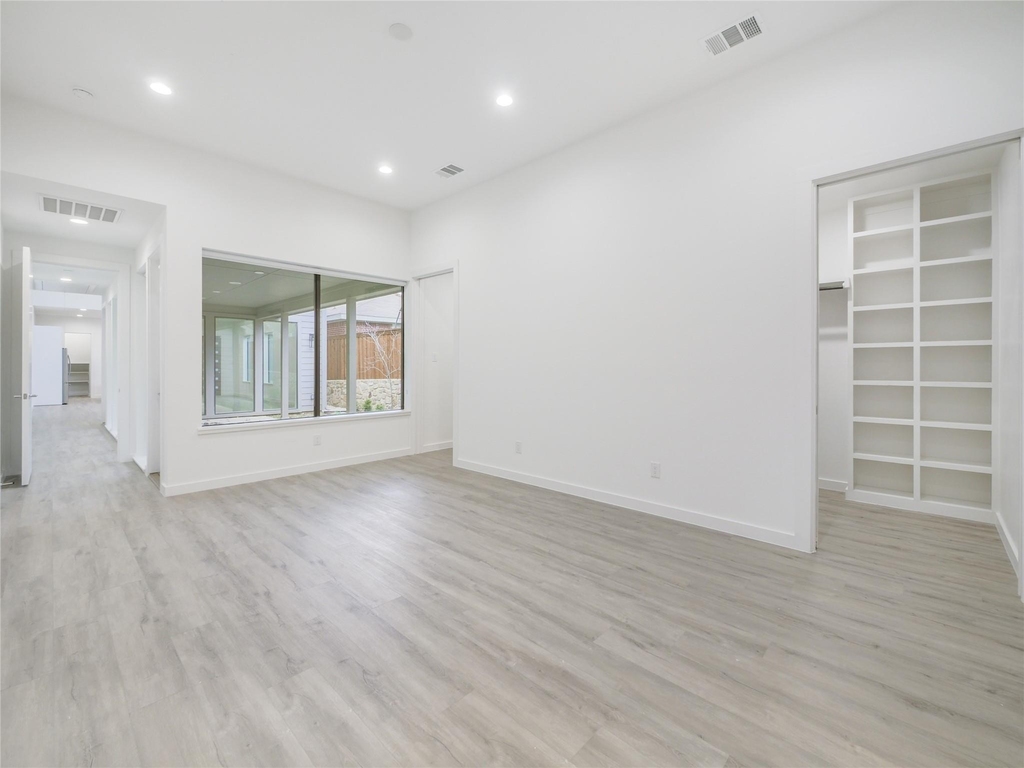 2326 Vagas Avenue - Photo 8