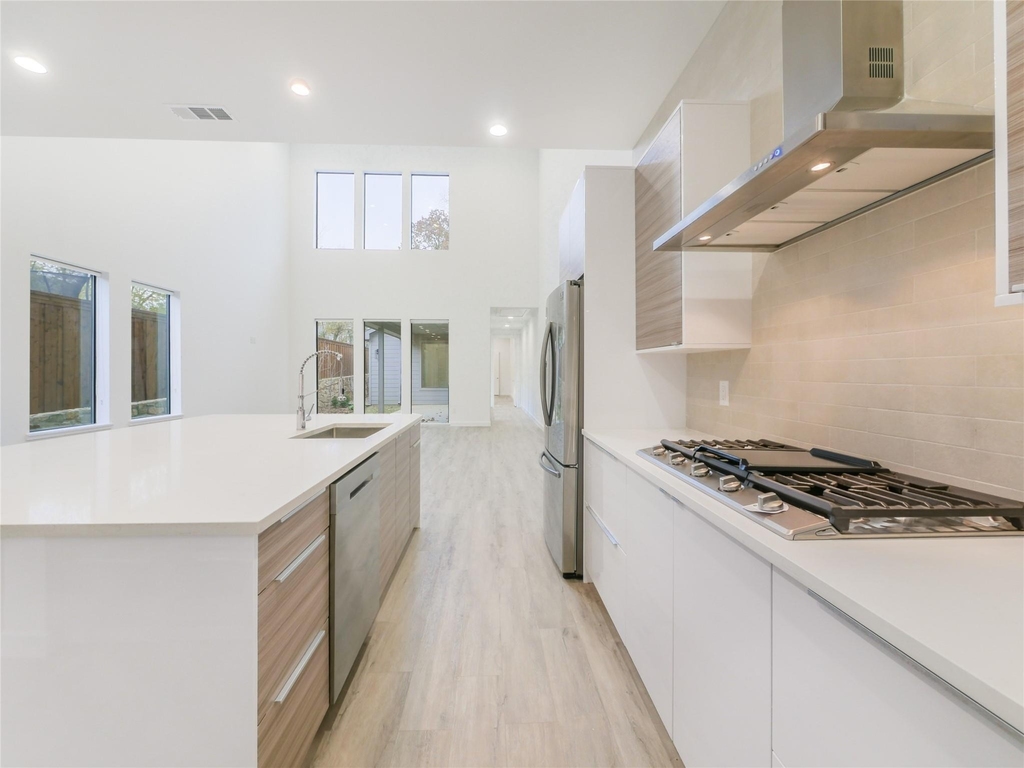 2326 Vagas Avenue - Photo 4
