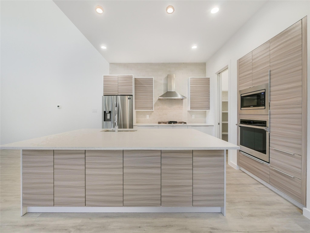 2326 Vagas Avenue - Photo 1